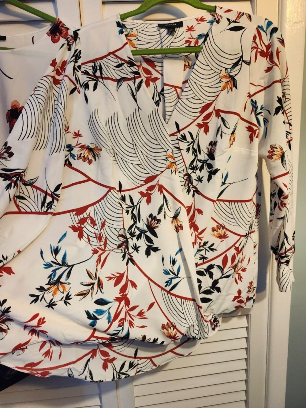 2- Alfani Sz 0X Womens White Floral Tops Plus Size Blouses Business Office - Picture 4 of 7